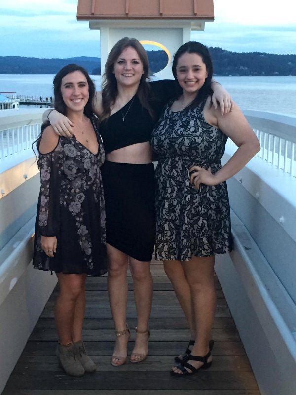 Would Love To Hear What You Would Do To Me And My College GFs;) All Of Us Are Bi;)